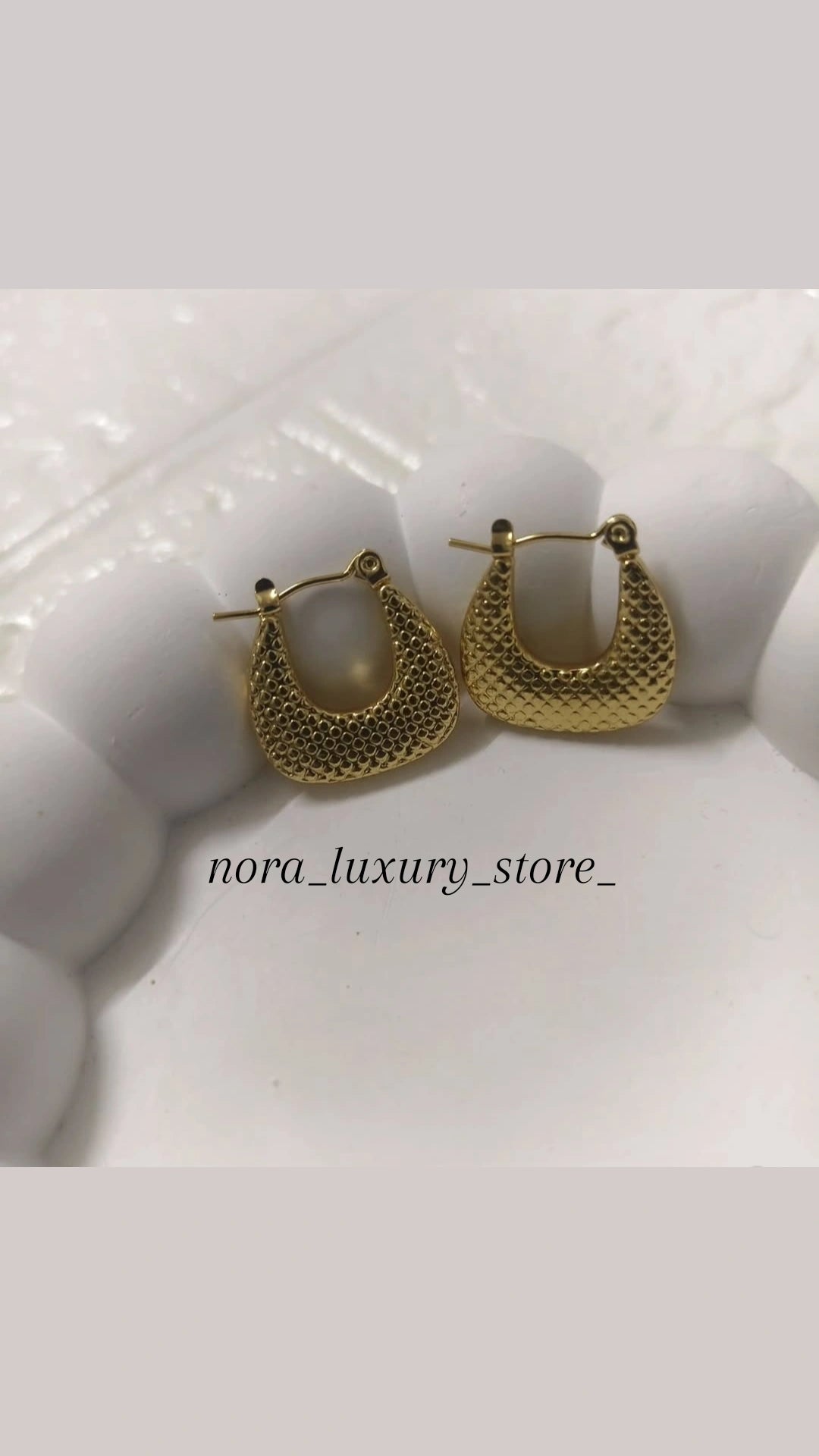 Mesh design hoops