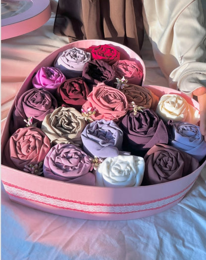 Luxury 16 Hijab Heart Hamper Box