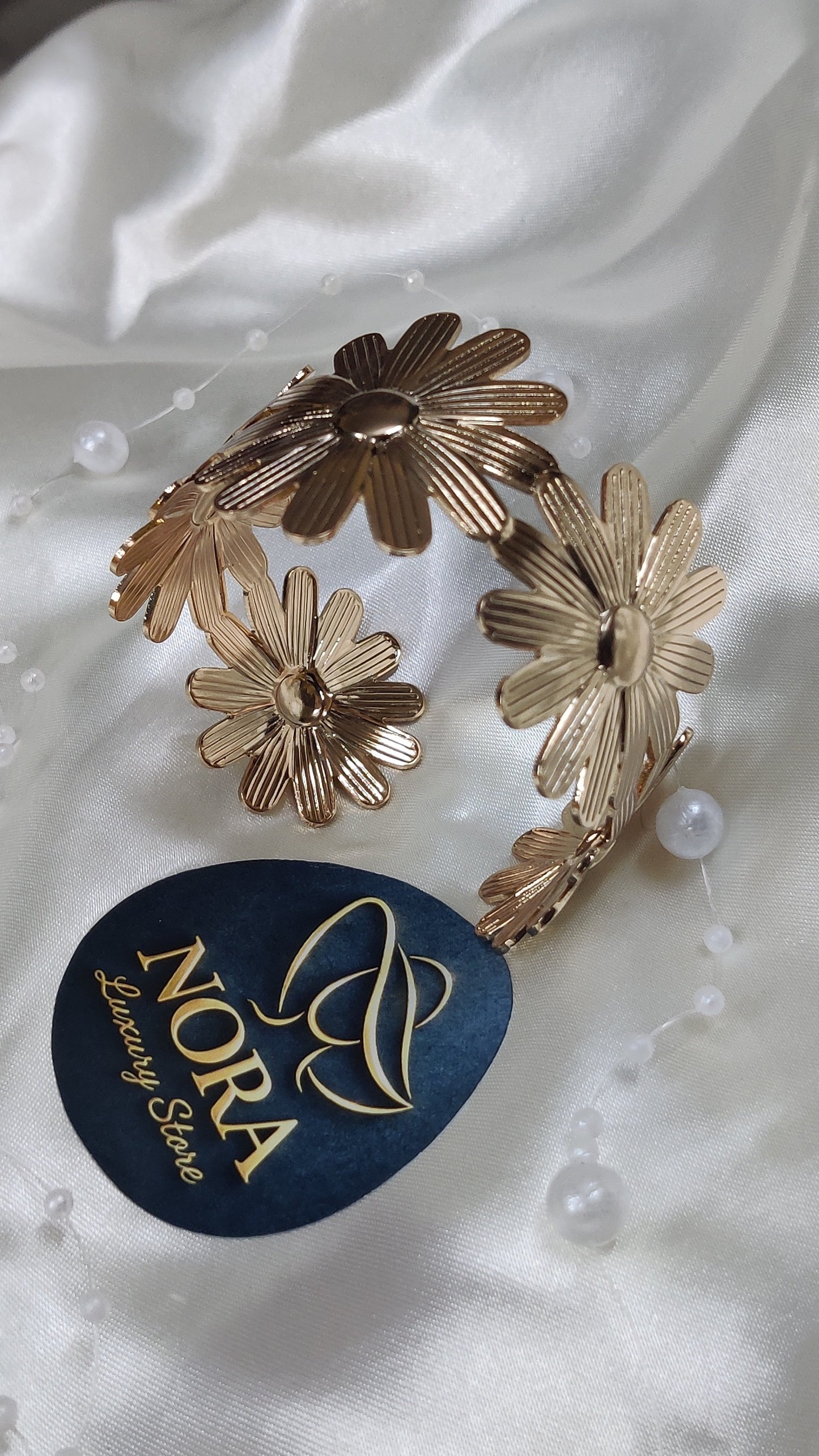 Luxury Gold Floral Kada – Elegant Anti-Tarnish Daisy Flower Statement Bracelet